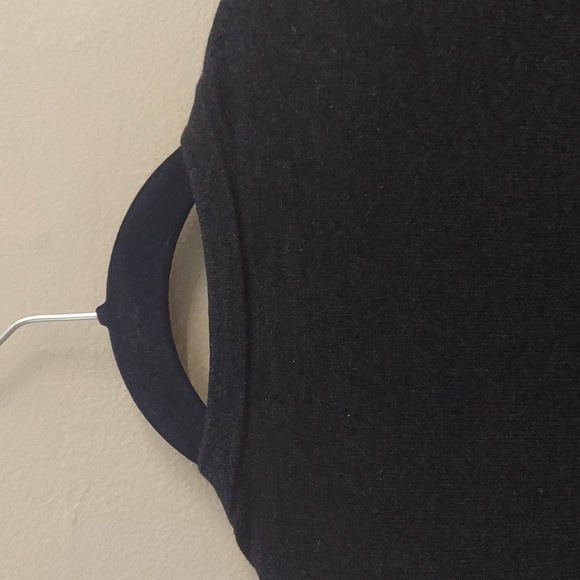 BANANA REPUBLIC LUXURY BLEND Navy  V Neck Long Sleeve Silk/Cashmere Sweater - Picture 8 of 9